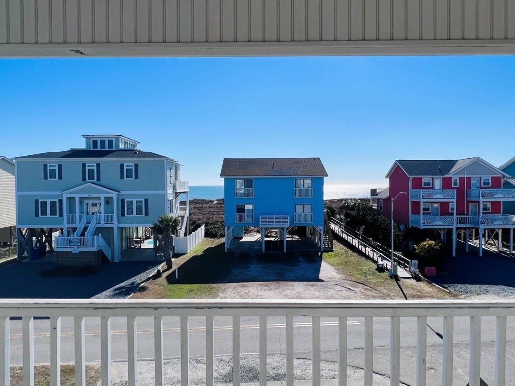 Wolfpack Waves / 1106 Ocean Blvd West Vacation Rental in Holden Beach - RedAwning