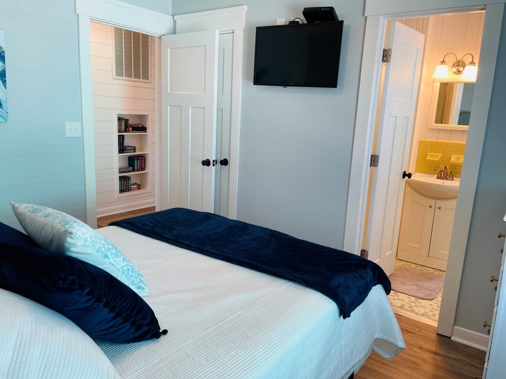 3/4 Time / 569 Ocean Blvd West Vacation Rental in Holden Beach - RedAwning