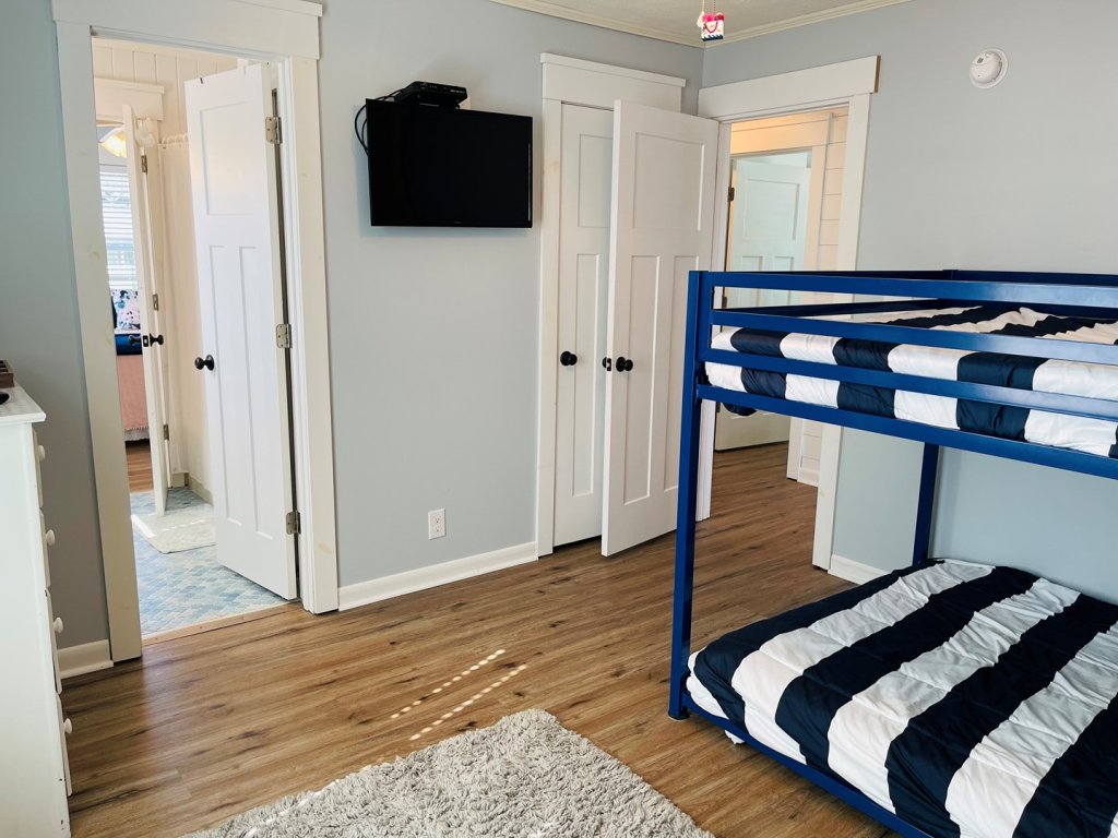 3/4 Time / 569 Ocean Blvd West Vacation Rental in Holden Beach - RedAwning