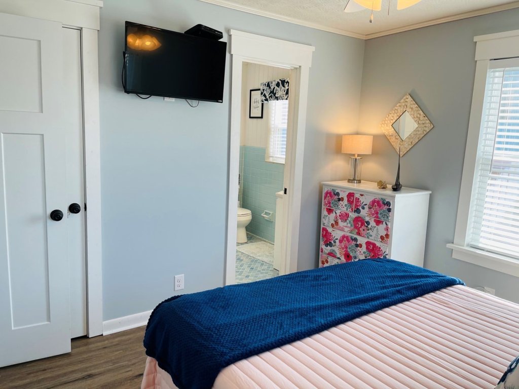 3/4 Time / 569 Ocean Blvd West Vacation Rental in Holden Beach - RedAwning