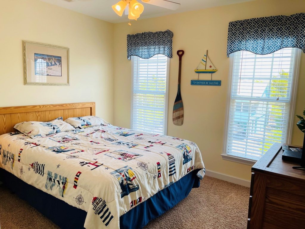 Angling Inn / 111 Frigate Vacation Rental in Holden Beach - RedAwning