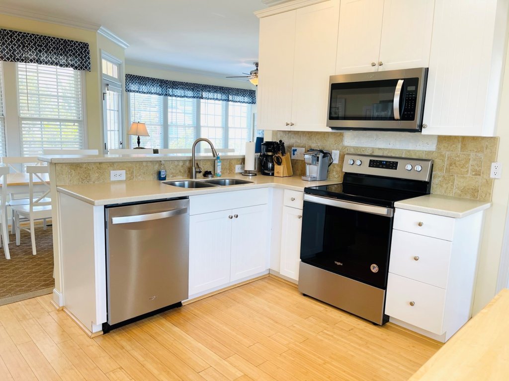 Angling Inn / 111 Frigate Vacation Rental in Holden Beach - RedAwning