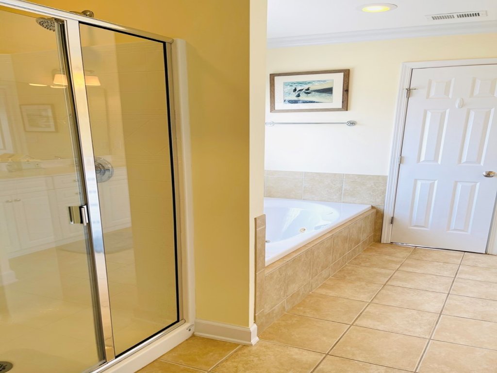 Angling Inn / 111 Frigate Vacation Rental in Holden Beach - RedAwning