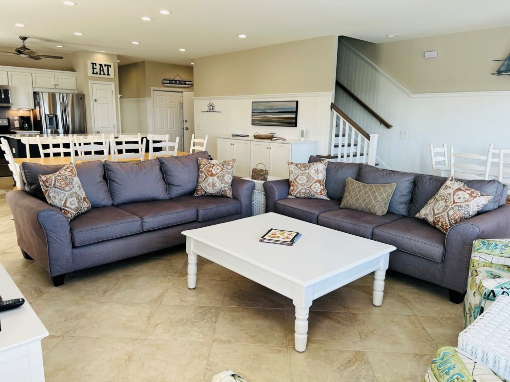 FINS to the Right / 1295 Ocean Blvd West Vacation Rental in Holden Beach - RedAwning