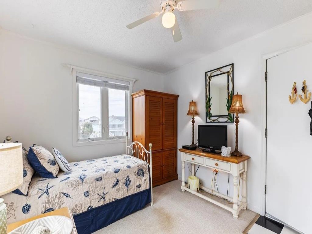 Beauty & The Beach - 8B / 1068 Ocean Blvd West Vacation Rental in Holden Beach - RedAwning
