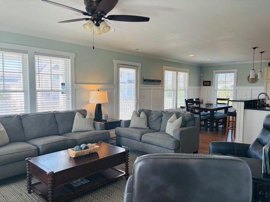Blue Sunset / 108 Seagull Dr Vacation Rental in Holden Beach - RedAwning