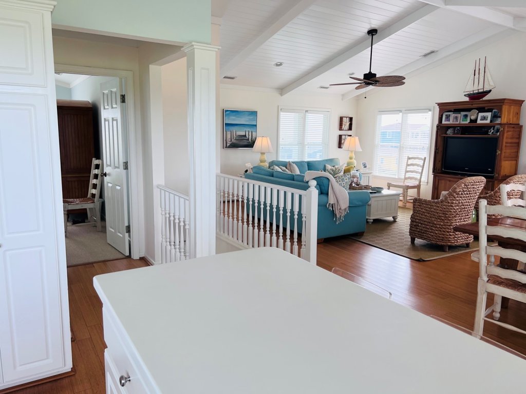 Carpe Diem / 714 Ocean Blvd West Vacation Rental in Holden Beach - RedAwning