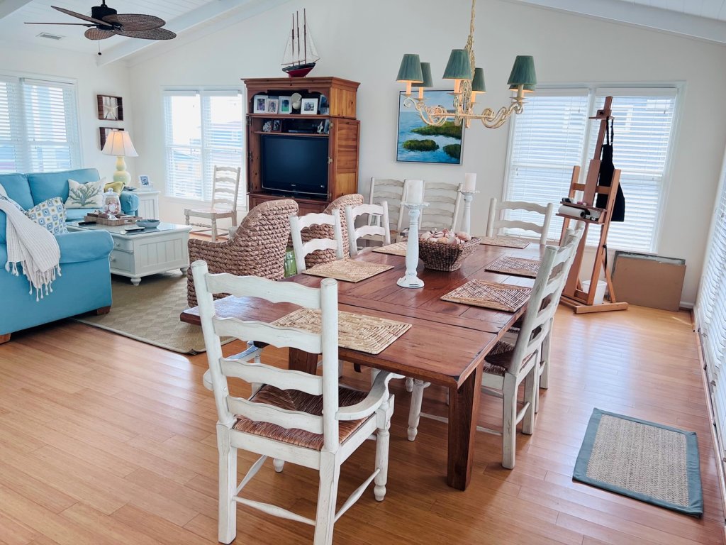 Carpe Diem / 714 Ocean Blvd West Vacation Rental in Holden Beach - RedAwning