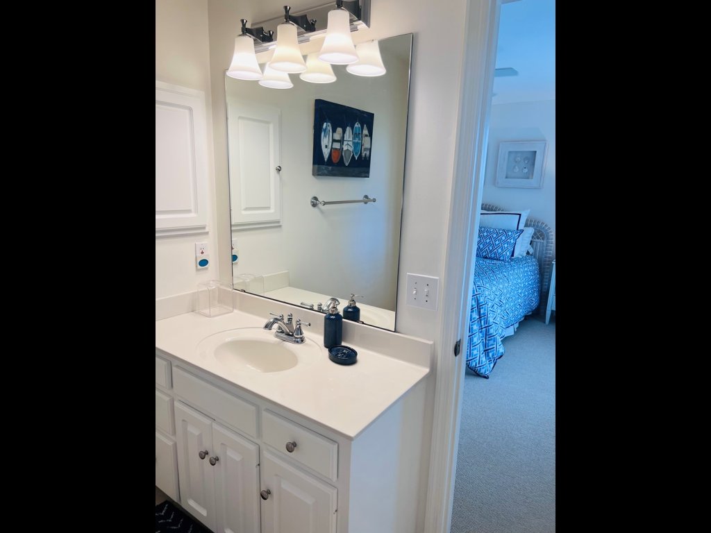 Carpe Diem / 714 Ocean Blvd West Vacation Rental in Holden Beach - RedAwning