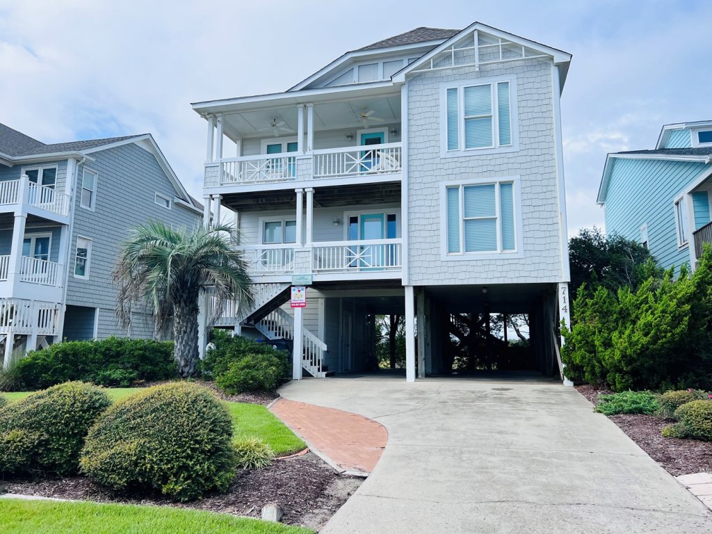 Carpe Diem / 714 Ocean Blvd West Vacation Rental in Holden Beach - RedAwning