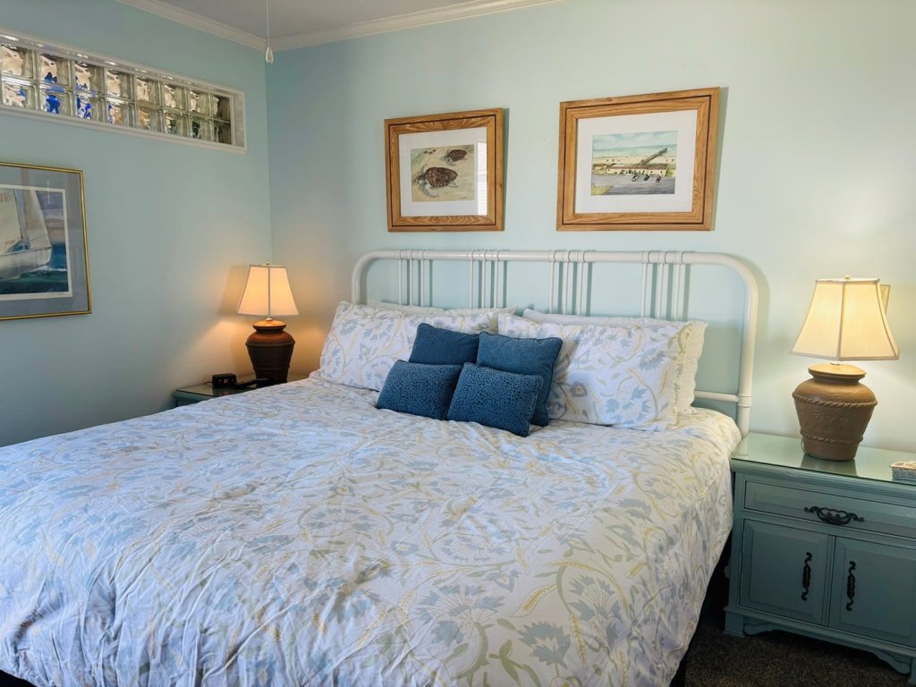 Clamelot / 221 Ocean Blvd West Vacation Rental in Holden Beach - RedAwning