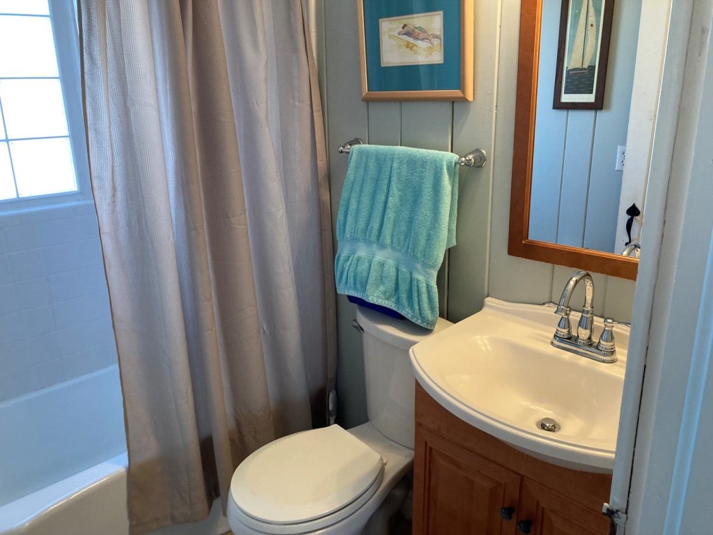 Coast 'N Along / 122 Ocean Blvd East Vacation Rental in Holden Beach - RedAwning