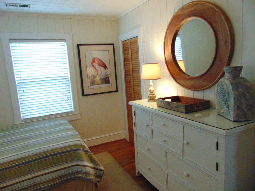 Coast 'N Along / 122 Ocean Blvd East Vacation Rental in Holden Beach - RedAwning
