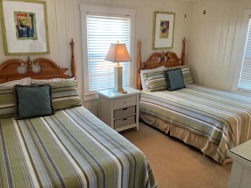 Coast 'N Along / 122 Ocean Blvd East Vacation Rental in Holden Beach - RedAwning
