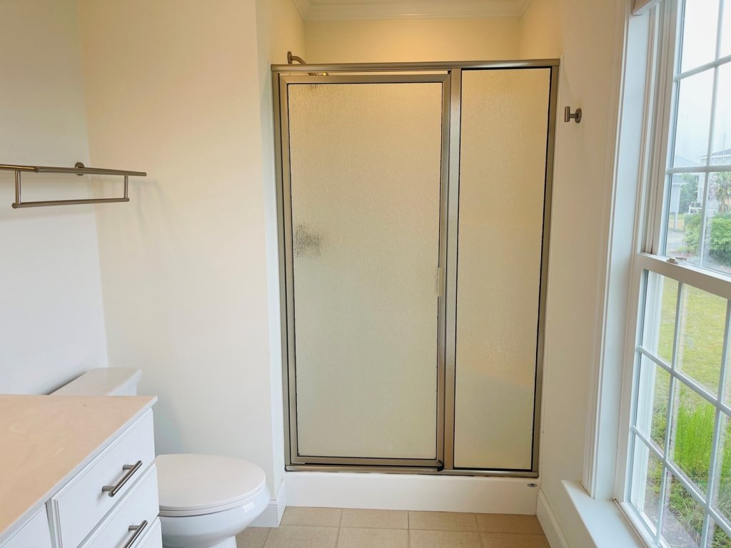Compass Rose / 109 Sunshine Vacation Rental in Holden Beach - RedAwning