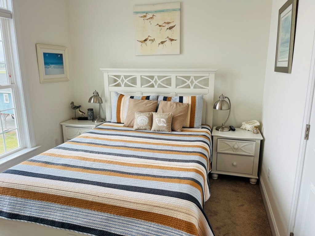 Compass Rose / 109 Sunshine Vacation Rental in Holden Beach - RedAwning