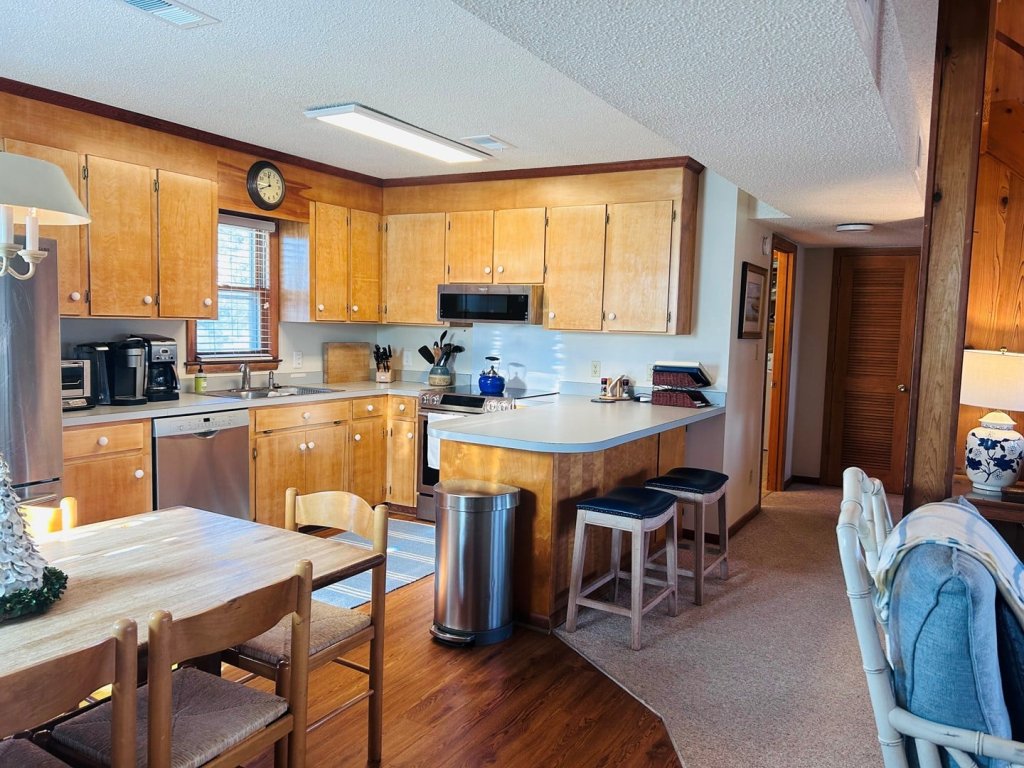 Dry Dock / 150 Tarpon Vacation Rental in Holden Beach - RedAwning