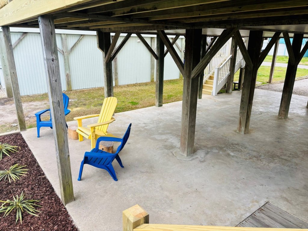 Dry Dock / 150 Tarpon Vacation Rental in Holden Beach - RedAwning
