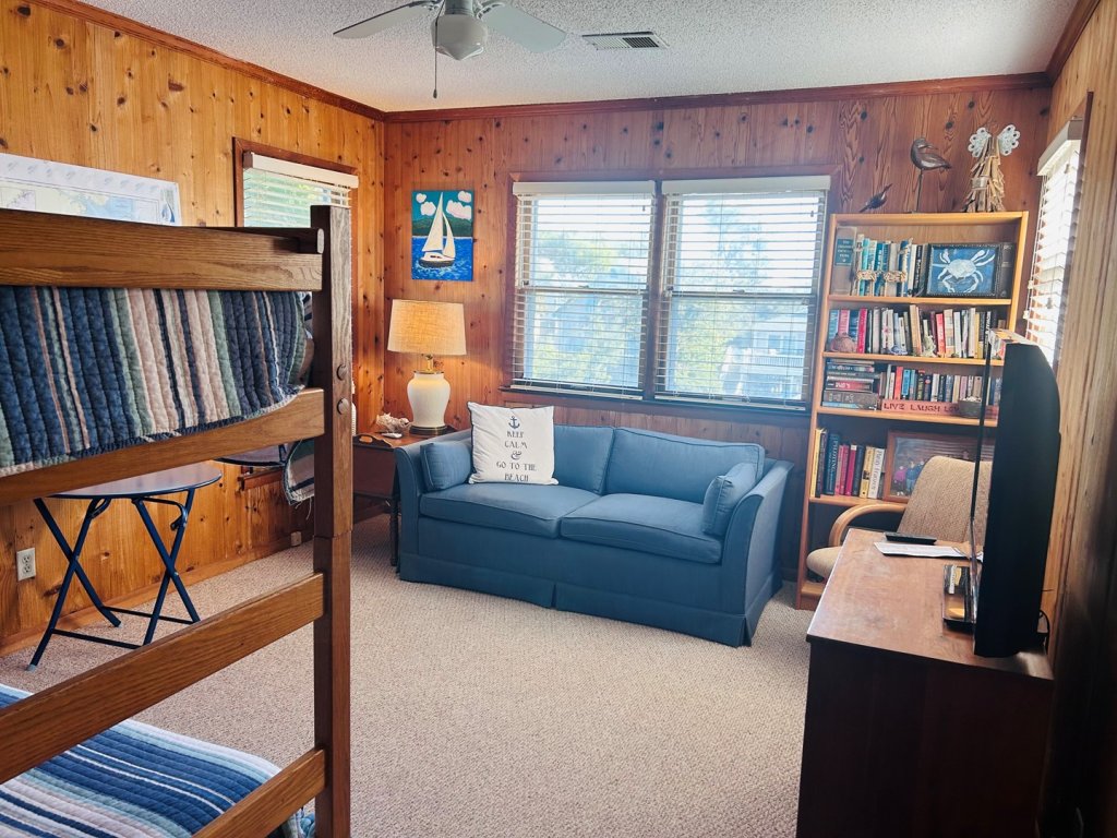 Dry Dock / 150 Tarpon Vacation Rental in Holden Beach - RedAwning