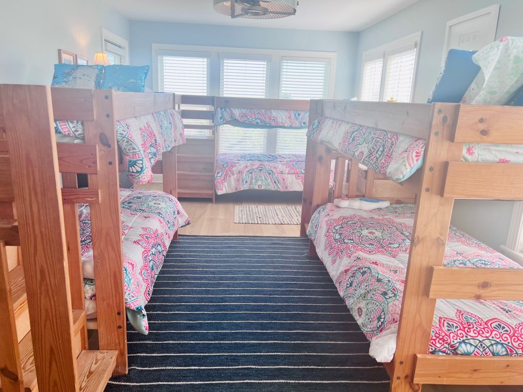 Full Circle / 324 Serenity Lane Vacation Rental in Holden Beach - RedAwning