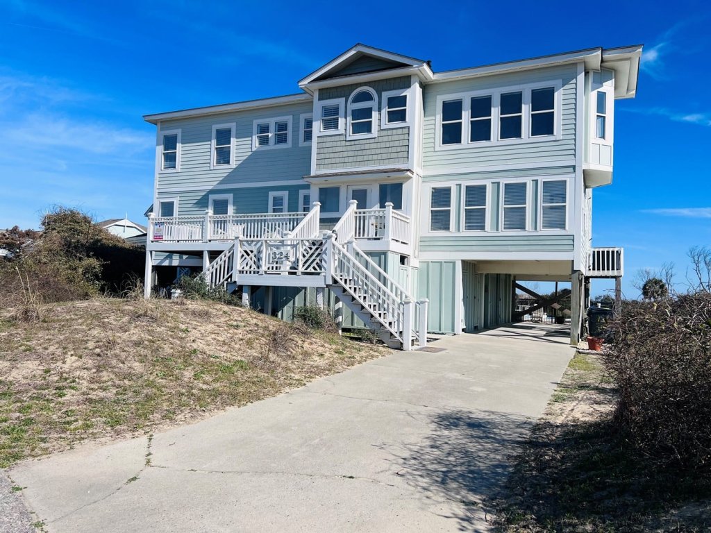 Full Circle / 324 Serenity Lane Vacation Rental in Holden Beach - RedAwning