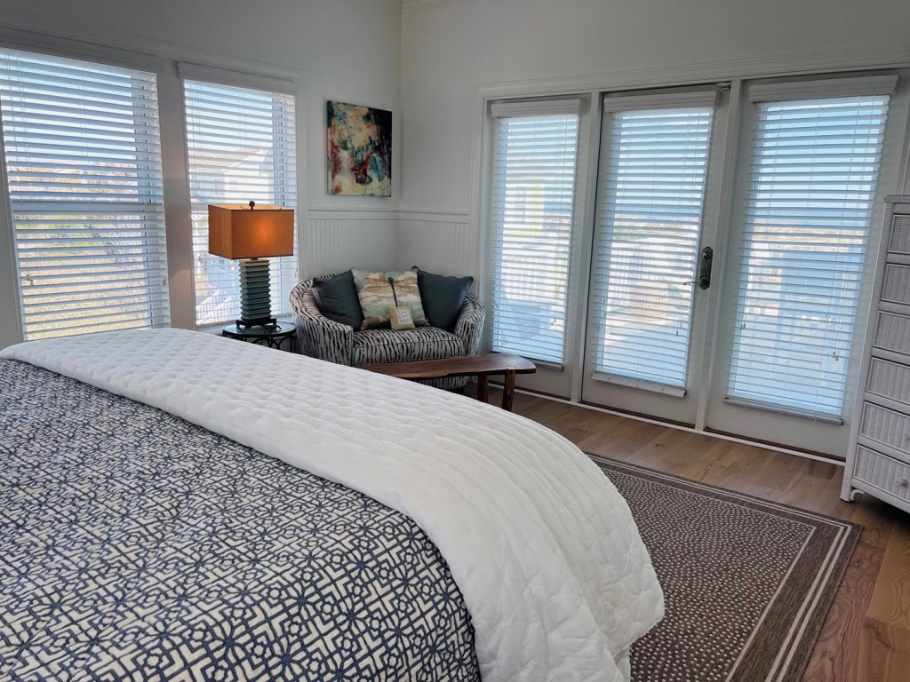 Full Circle / 324 Serenity Lane Vacation Rental in Holden Beach - RedAwning