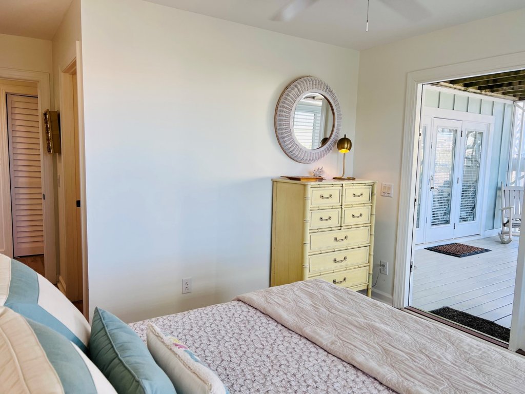 Full Circle / 324 Serenity Lane Vacation Rental in Holden Beach - RedAwning