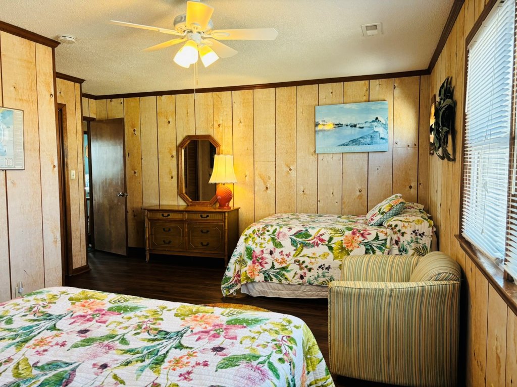 Great Place / 763 Ocean Blvd West Vacation Rental in Holden Beach - RedAwning