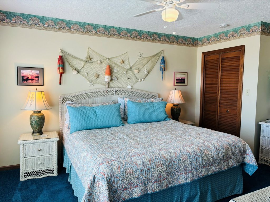 Great Place / 763 Ocean Blvd West Vacation Rental in Holden Beach - RedAwning
