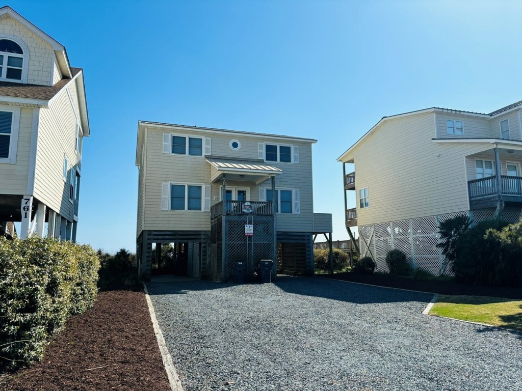 Great Place / 763 Ocean Blvd West Vacation Rental in Holden Beach - RedAwning