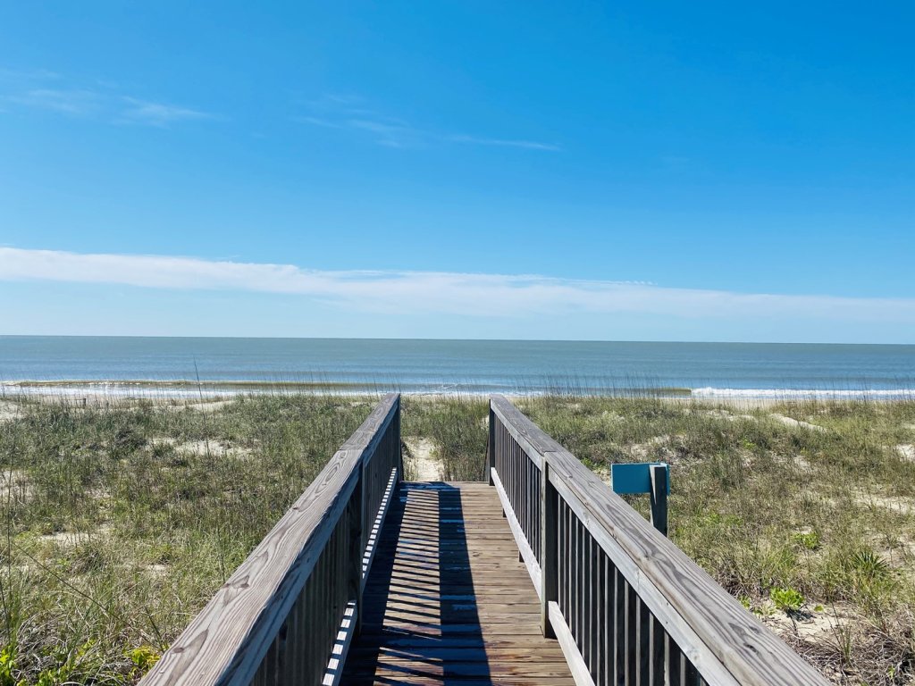 King of the Sea / 1005 Ocean Blvd West Vacation Rental in Holden Beach - RedAwning