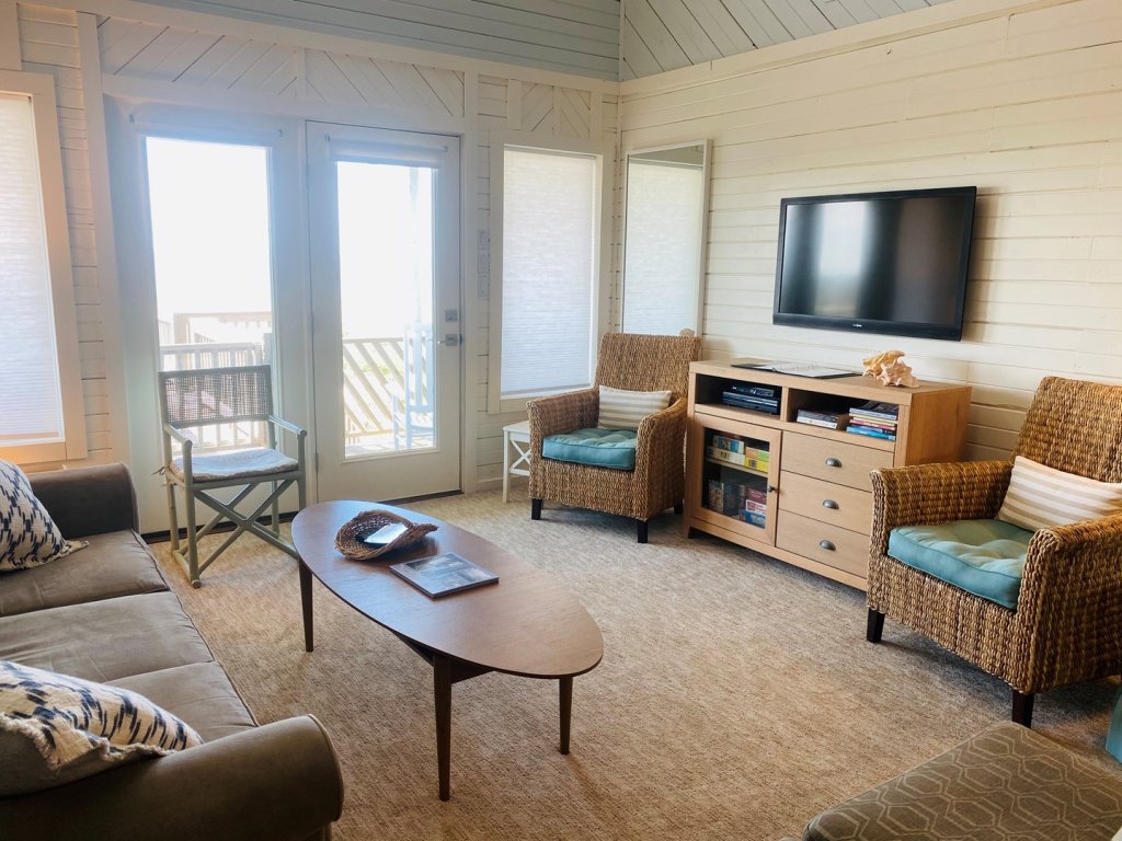 King of the Sea / 1005 Ocean Blvd West Vacation Rental in Holden Beach - RedAwning