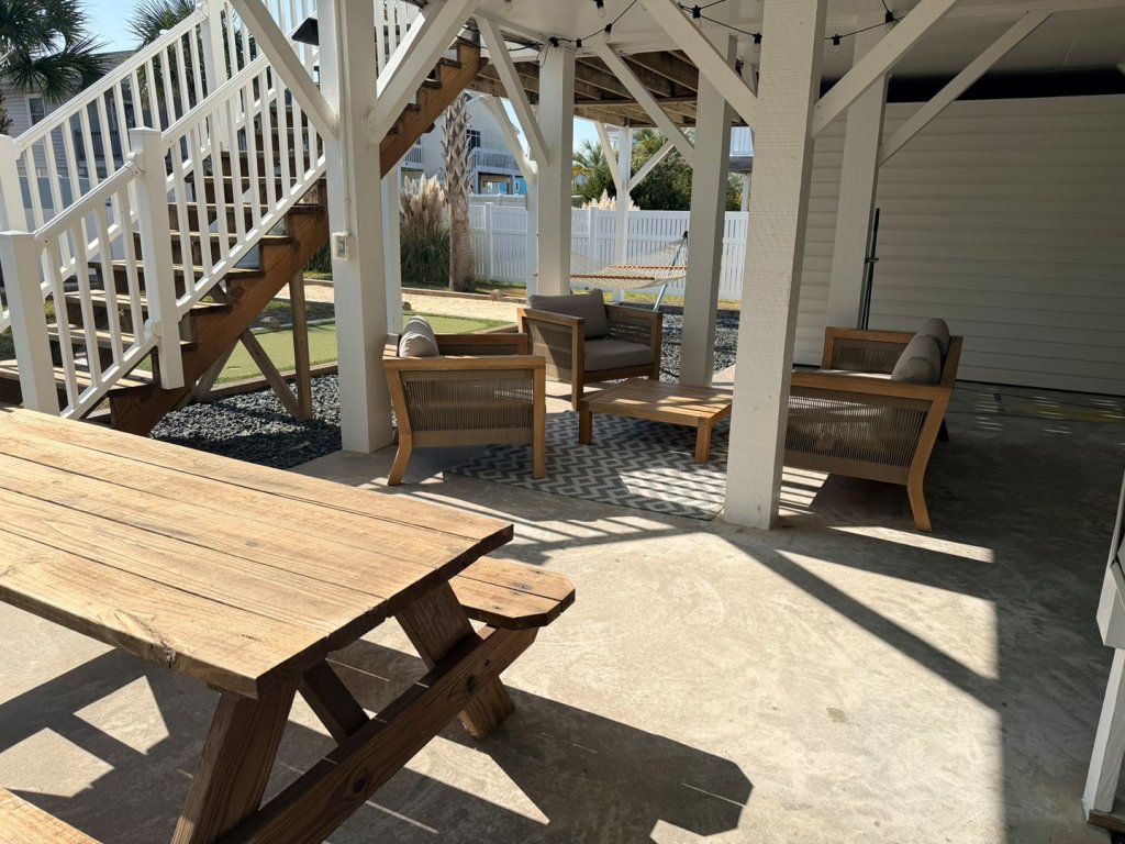 How Sweet The Sound / 333 Brunswick Ave West Vacation Rental in Holden Beach - RedAwning