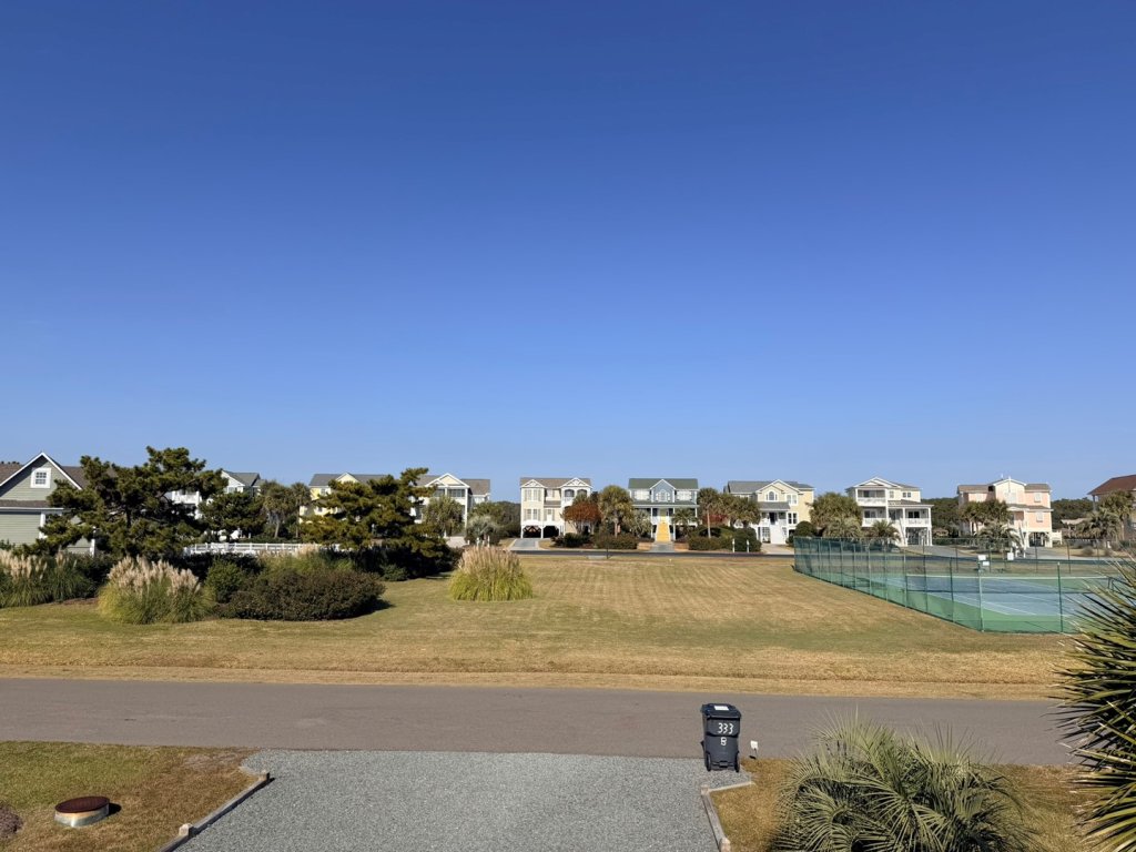 How Sweet The Sound / 333 Brunswick Ave West Vacation Rental in Holden Beach - RedAwning