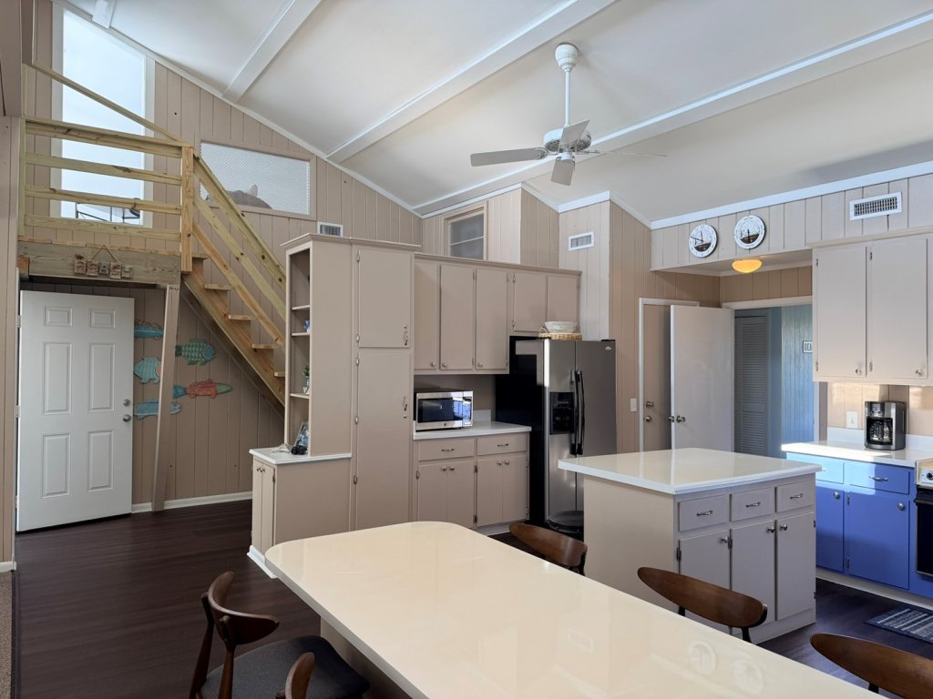 How Sweet The Sound / 333 Brunswick Ave West Vacation Rental in Holden Beach - RedAwning