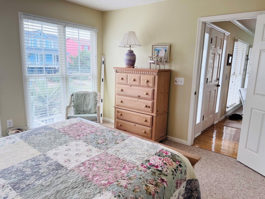 Le Tournesol / 1164 Ocean Blvd West Vacation Rental in Holden Beach - RedAwning