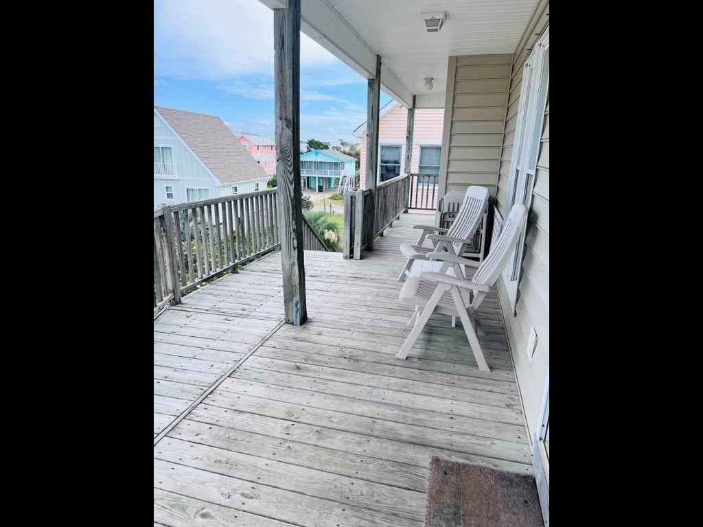 Le Tournesol / 1164 Ocean Blvd West Vacation Rental in Holden Beach - RedAwning