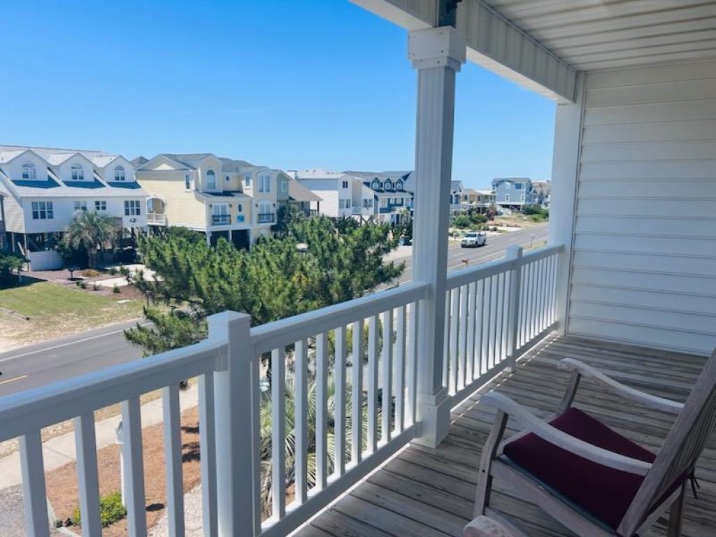 Libby's Lookout / 658 Ocean Blvd West Vacation Rental in Holden Beach - RedAwning