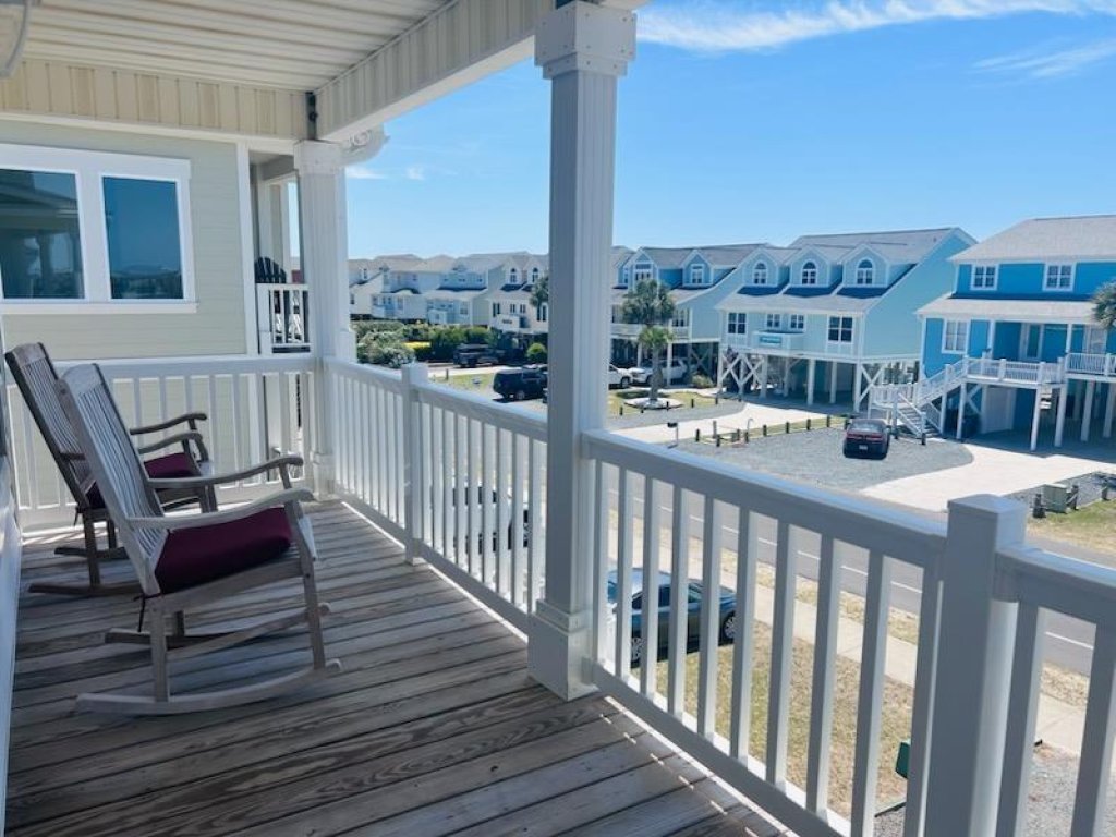 Libby's Lookout / 658 Ocean Blvd West Vacation Rental in Holden Beach - RedAwning