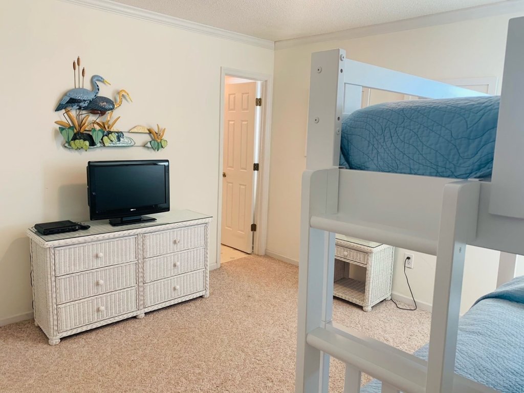 License to Chill / 685 Ocean Blvd West Vacation Rental in Holden Beach - RedAwning