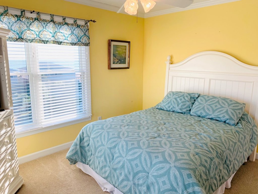 Old Man & The Sea / 866 Ocean Blvd West Vacation Rental in Holden Beach - RedAwning