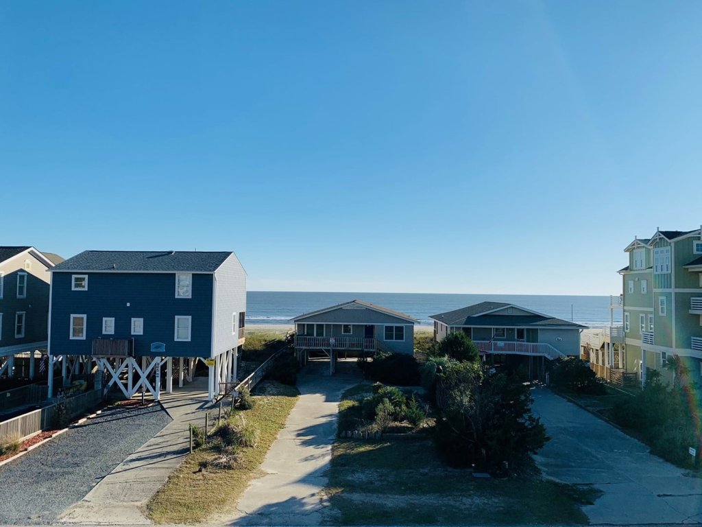 Old Man & The Sea / 866 Ocean Blvd West Vacation Rental in Holden Beach - RedAwning