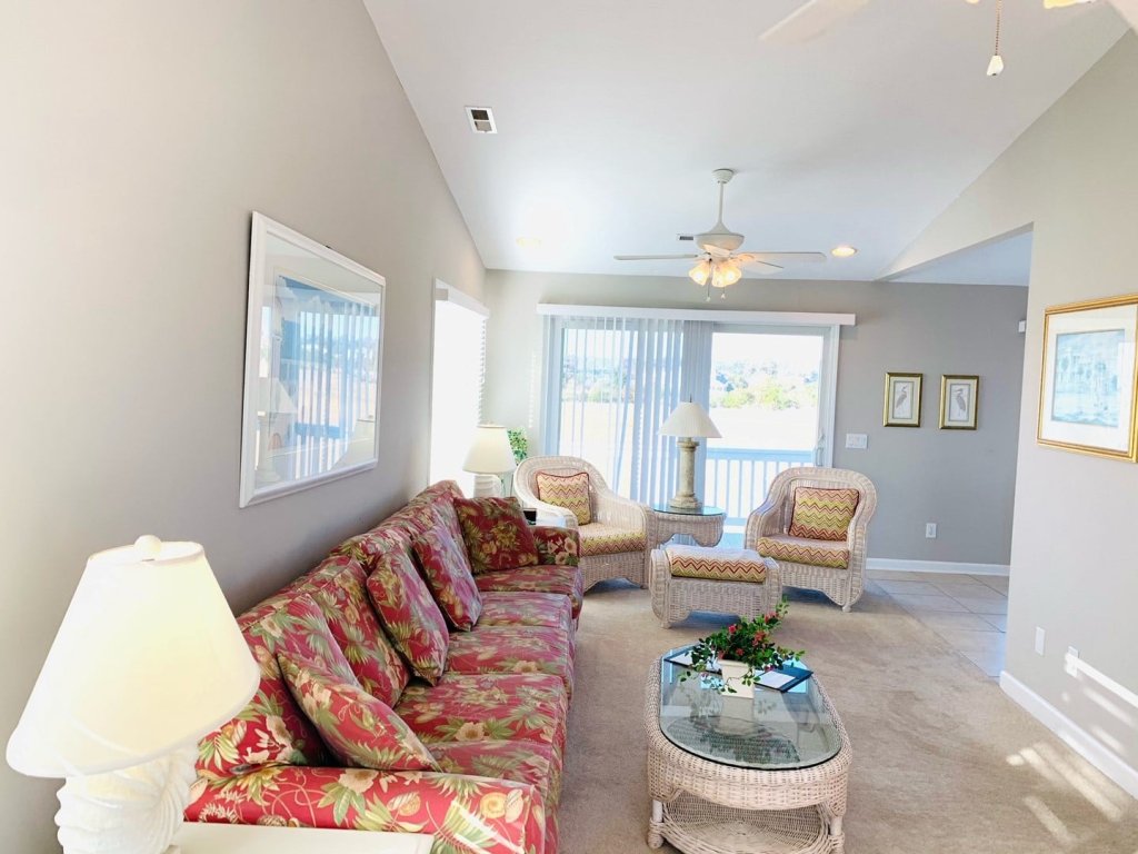 Old Man & The Sea / 866 Ocean Blvd West Vacation Rental in Holden Beach - RedAwning