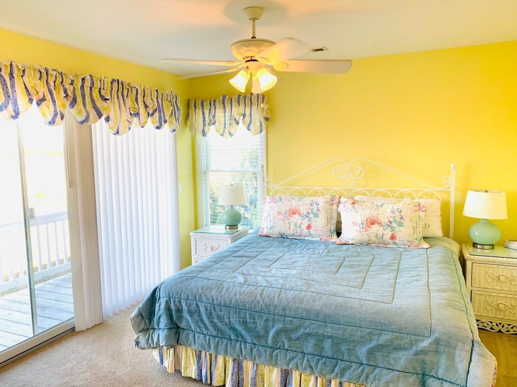 Old Man & The Sea / 866 Ocean Blvd West Vacation Rental in Holden Beach - RedAwning