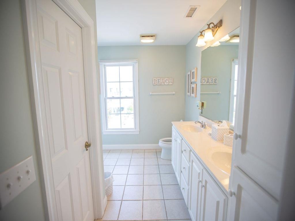 Paw-Paw's Place / 953 Ocean Blvd West Vacation Rental in Holden Beach - RedAwning