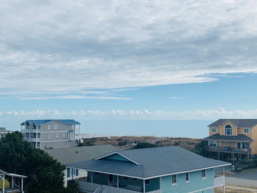 Sandy Toes / 107 Seaside Dr Vacation Rental in Holden Beach - RedAwning