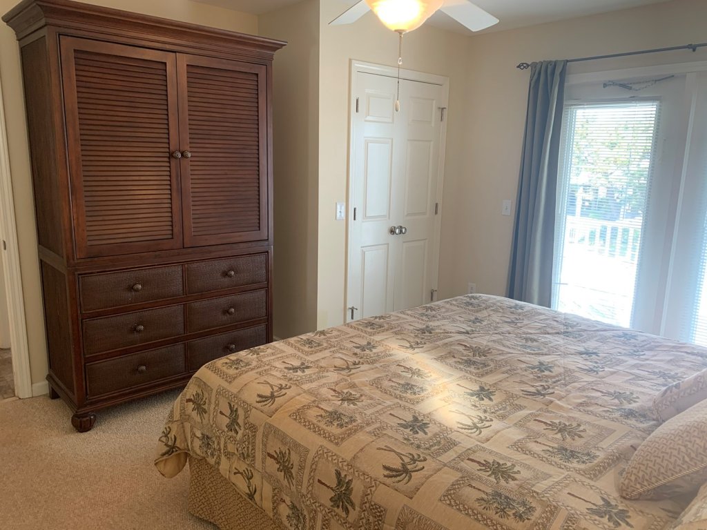 Sandy Toes / 107 Seaside Dr Vacation Rental in Holden Beach - RedAwning
