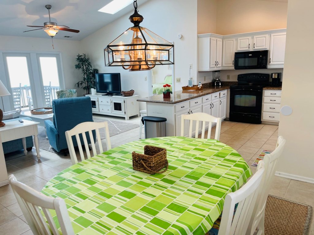 Serenitee - 138B Ocean Blvd East Vacation Rental in Holden Beach - RedAwning