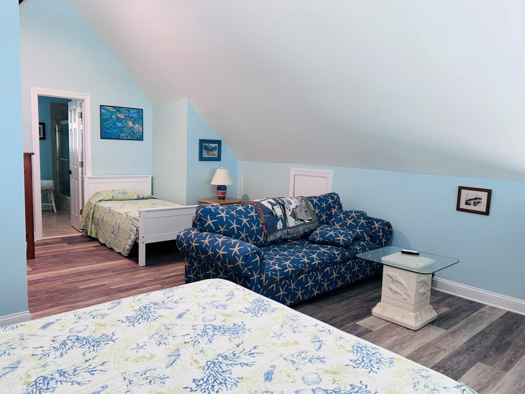 Serenity's Star / 1297 Ocean Blvd West Vacation Rental in Holden Beach - RedAwning