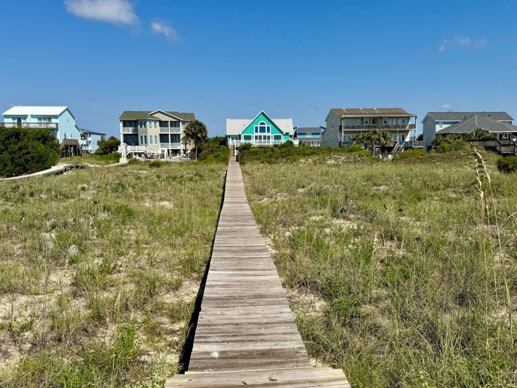 Serenity's Star / 1297 Ocean Blvd West Vacation Rental in Holden Beach - RedAwning